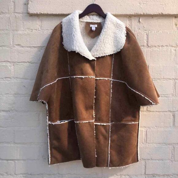 Chico’s Faux Leather Short Sleeve Sherpa Jacket Size 0/1 (Medium) - Picture 1 of 3